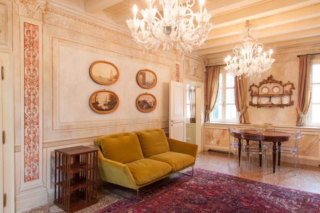 Explore Venice From A Sophisticated Hideaway In San Polo Eksteriør billede