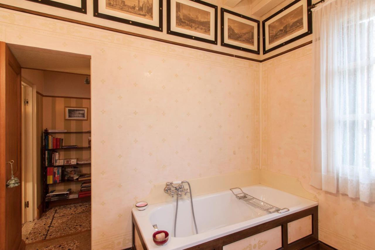 Explore Venice From A Sophisticated Hideaway In San Polo Eksteriør billede
