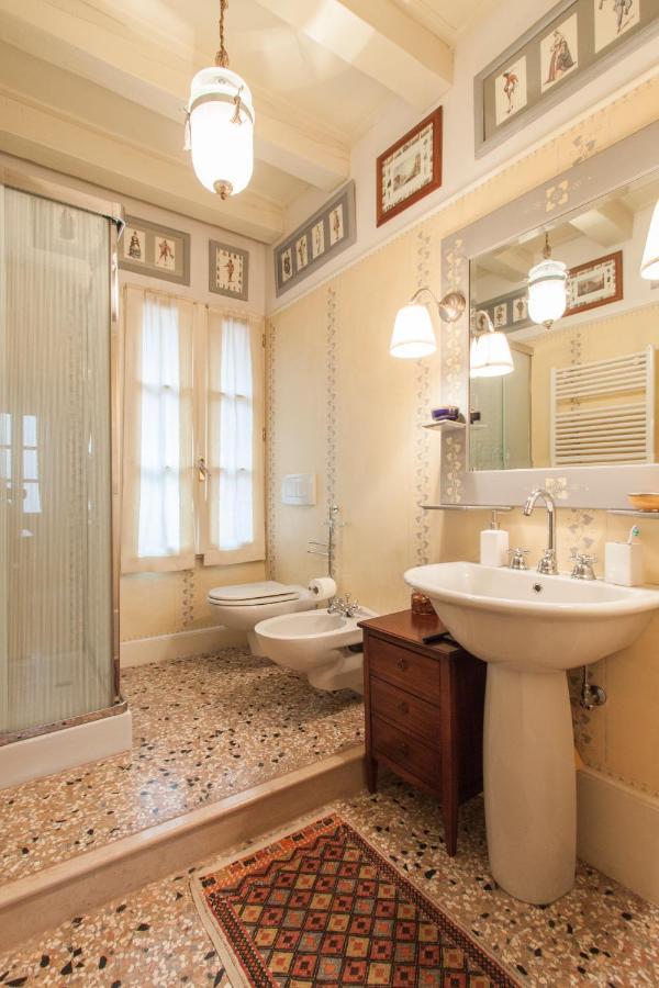 Explore Venice From A Sophisticated Hideaway In San Polo Eksteriør billede