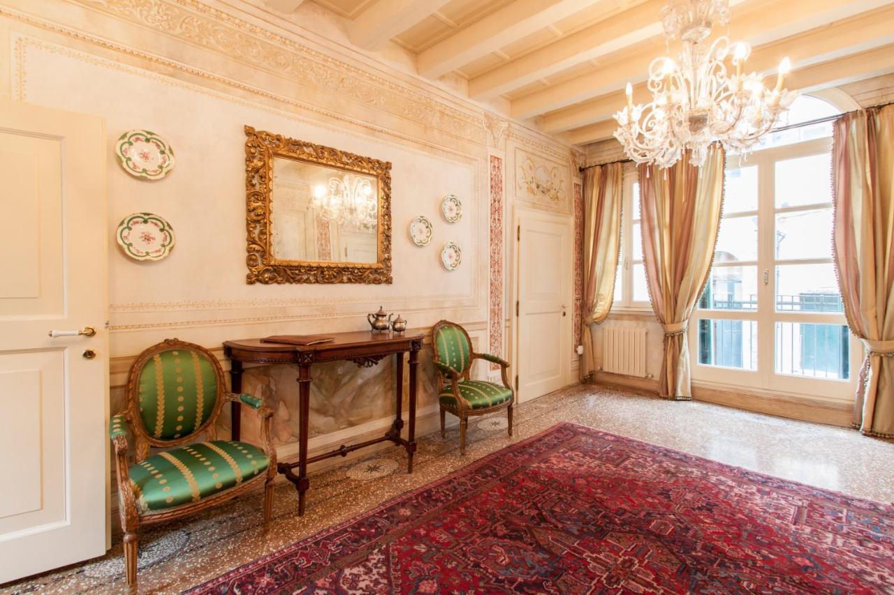 Explore Venice From A Sophisticated Hideaway In San Polo Eksteriør billede